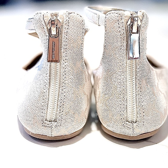 MICHAEL Michael Kors Zaylee Signature Logo Ballet Flats MLS10231C, Girls Size 3. - Picture 6 of 12